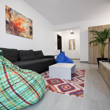 Vitan Central Oasis ---Free Secured Private Parking---Self Check-In-- Бухарест Экстерьер фото