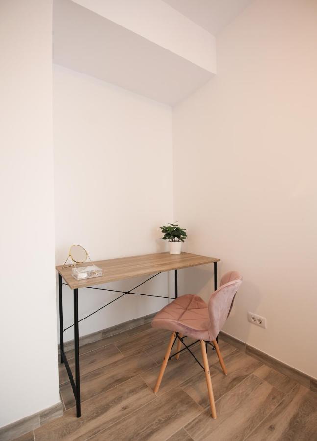 Vitan Central Oasis ---Free Secured Private Parking---Self Check-In-- Бухарест Экстерьер фото